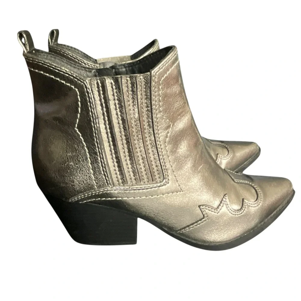 Indigo Rd Boots Women Size 8 Silver Metallic Western Ankle Booties Pointed Toe